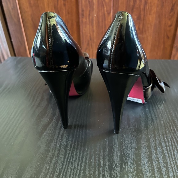 Paris Hilton Pumps - Picture 3 of 5